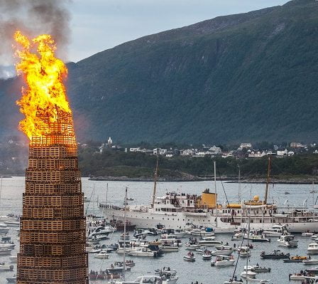 La reine a célébré la Saint-Hans à Ålesund 24 La reine a célébré la Saint-Hans à Ålesund - 23