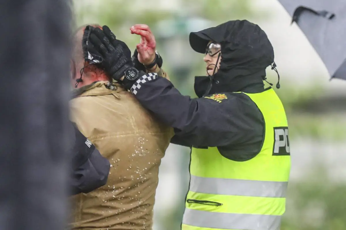Sept personnes condamnées à une amende après des troubles lors d'une manifestation anti-islamisation à Bergen 4 Sept personnes condamnées à une amende après des troubles lors d'une manifestation anti-islamisation à Bergen - 3