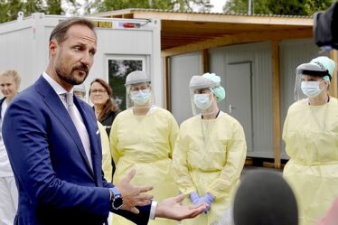 Le prince héritier Haakon s'est rendu mardi dans une zone très infectée - 20