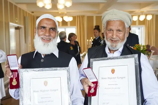 Les héros de la mosquée Al-Noor ont été honorés par une médaille 4 Les héros de la mosquée Al-Noor ont été honorés par une médaille - 3
