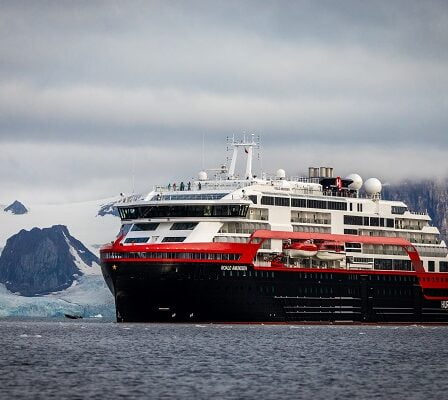 Hurtigruten suspend temporairement toutes les croisières d'expédition 5 Hurtigruten suspend temporairement toutes les croisières d'expédition - 4