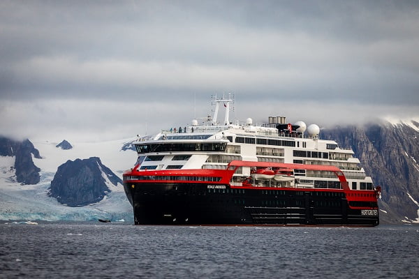 Hurtigruten suspend temporairement toutes les croisières d'expédition 4 Hurtigruten suspend temporairement toutes les croisières d'expédition - 3