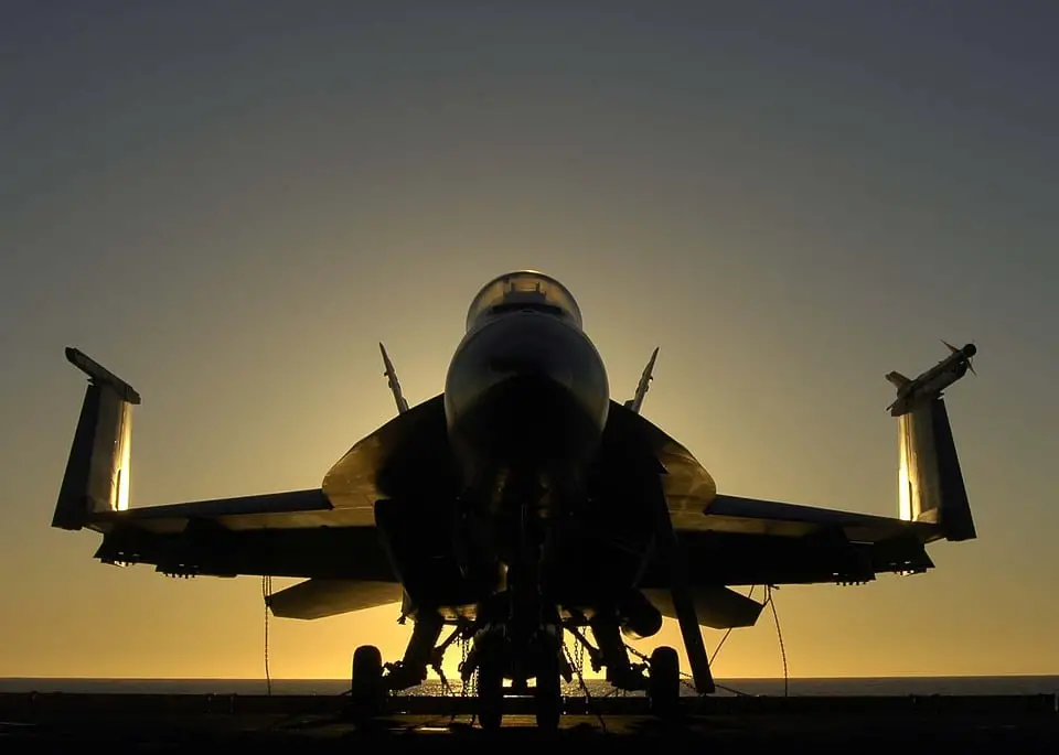 Le gouvernement veut des fonds supplémentaires pour construire douze hangars pour les avions F-35 4 Le gouvernement veut des fonds supplémentaires pour construire douze hangars pour les avions F-35 - 3
