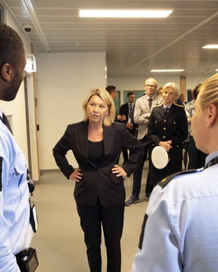 La Norvège envisage d'utiliser des masques anti-craches sur les détenus à problèmes 23 La Norvège envisage d'utiliser des masques anti-craches sur les détenus à problèmes - 22