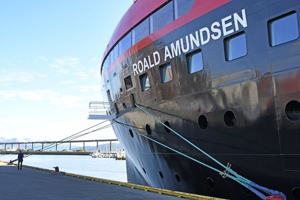 Des Norvégiens bloqués à bord du navire Hurtigruten au large des îles Falkland à cause du coronavirus 4 Des Norvégiens bloqués à bord du navire Hurtigruten au large des îles Falkland à cause du coronavirus - 3