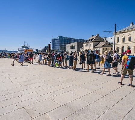 File d'attente complète des ferries au quai de Rådhus - 1