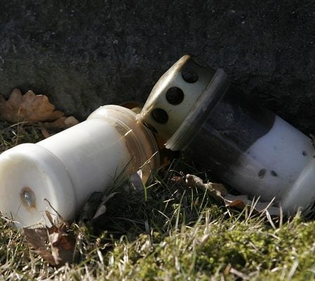 Les municipalités interdisent les bougies funéraires avec des couvercles en métal 11 Les municipalités interdisent les bougies funéraires avec des couvercles en métal - 10