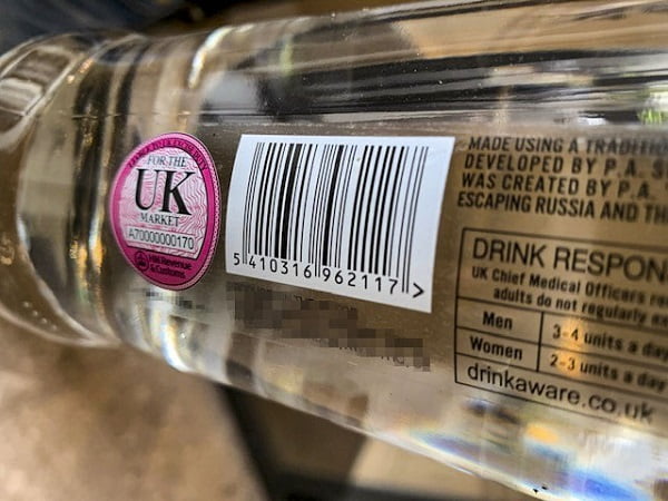 Les douanes saisissent des milliers de litres d'alcool contrefait lors d'une opération internationale 4 Les douanes saisissent des milliers de litres d'alcool contrefait lors d'une opération internationale - 3