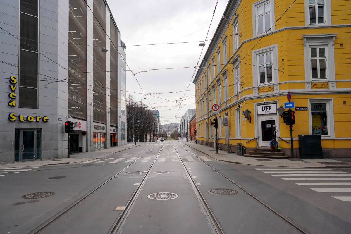 La moitié des personnes interrogées pensent que les politiciens d'Oslo sont allés trop loin en supprimant les voitures du centre-ville, selon une enquête - 3