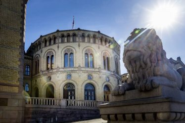 Élections législatives en Norvège : 40 % des candidats sur les listes des partis sont des femmes - 18