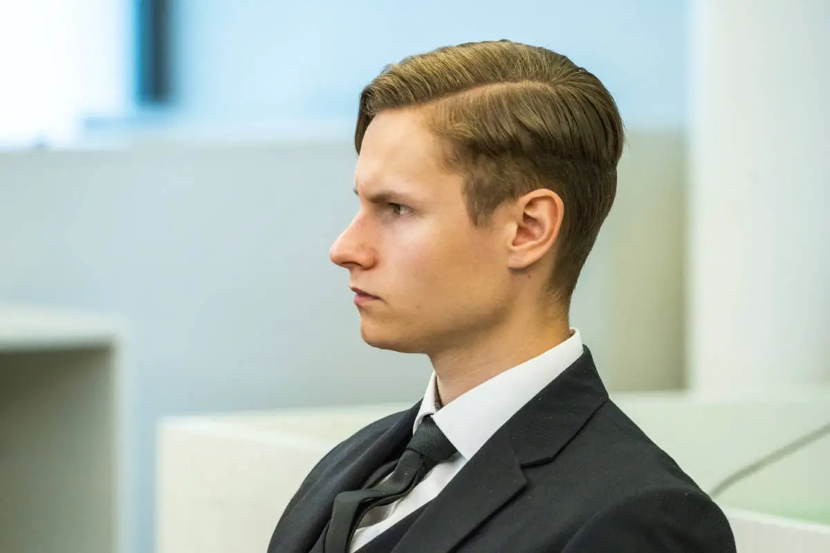 Le père du terroriste norvégien Philip Manshaus rejette la demande de confiscation d'armes par la police 4 Le père du terroriste norvégien Philip Manshaus rejette la demande de confiscation d'armes par la police - 3