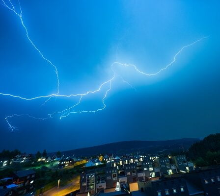 Près de 11 000 coups de foudre dans l'est de la Norvège 2 Près de 11 000 coups de foudre dans l'est de la Norvège - 1