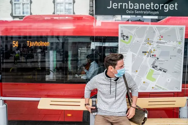 Laissez les jeunes dans le bus d'abord 4 Laissez les jeunes dans le bus d'abord - 3