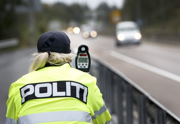 Un jeune homme surpris à conduire à 224 km/h sur la E6 à Trøndelag 4 Un jeune homme surpris à conduire à 224 km/h sur la E6 à Trøndelag - 3