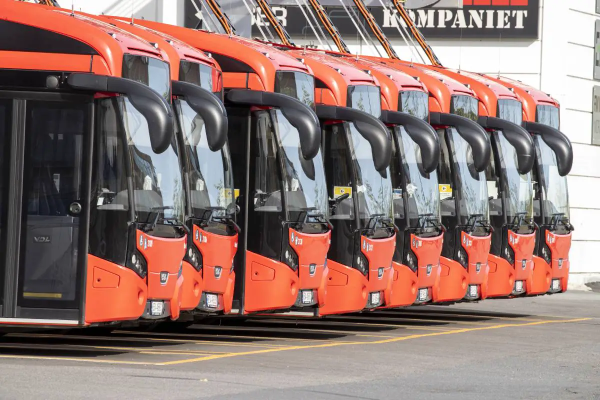 Un chauffeur de bus qui a perdu son emploi après avoir joué de la musique chrétienne reçoit 13 mois d'indemnité de licenciement 4 Un chauffeur de bus qui a perdu son emploi après avoir joué de la musique chrétienne reçoit 13 mois d'indemnité de licenciement - 3