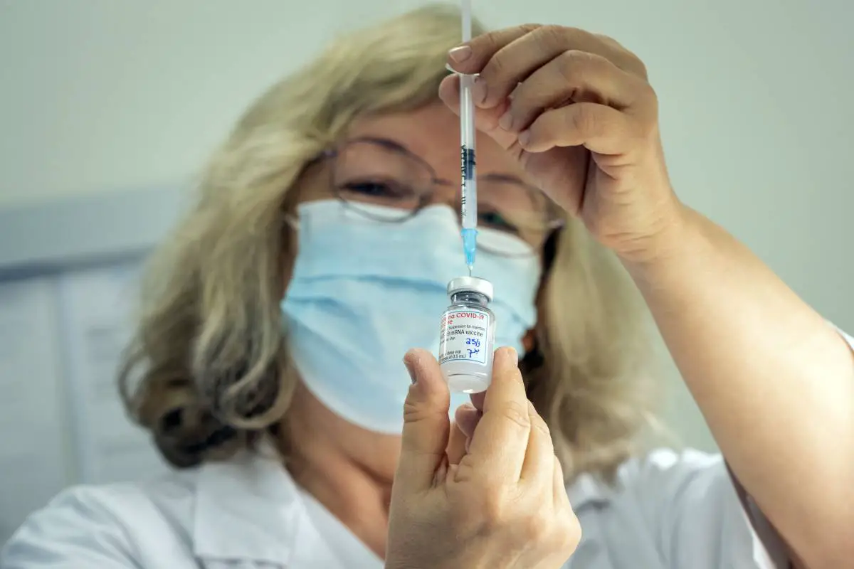 Le FHI norvégien veut raccourcir l'intervalle entre deux doses de vaccin corona - 3