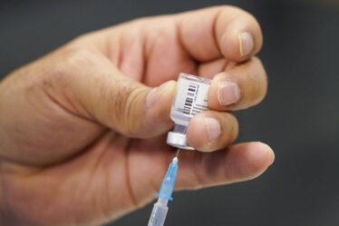 5 millions de personnes en Suède ont reçu au moins une dose du vaccin corona - 18