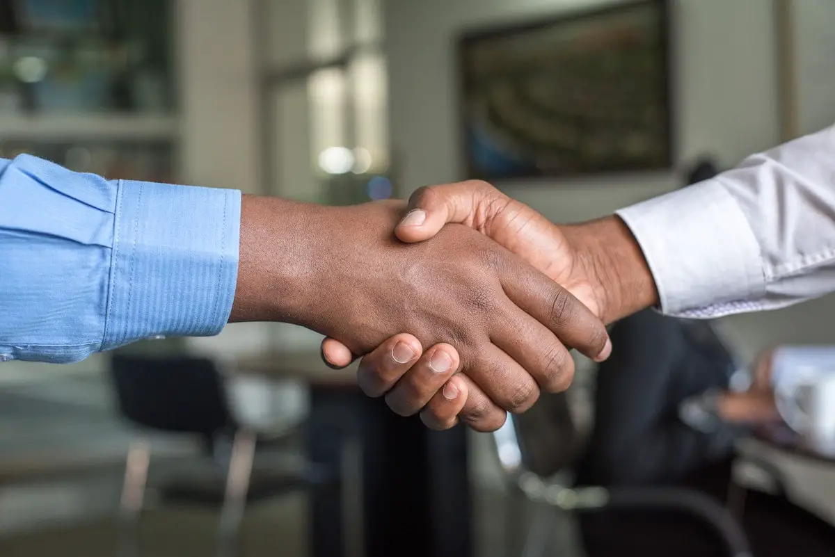Les deux tiers des immigrants qui ont terminé le programme d'introduction au travail avaient un emploi ou étaient aux études après cinq ans 4 Les deux tiers des immigrants qui ont terminé le programme d'introduction au travail avaient un emploi ou étaient aux études après cinq ans - 3