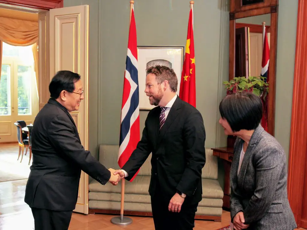 Coopération scientifique accrue avec la Chine 4 Coopération scientifique accrue avec la Chine - 3