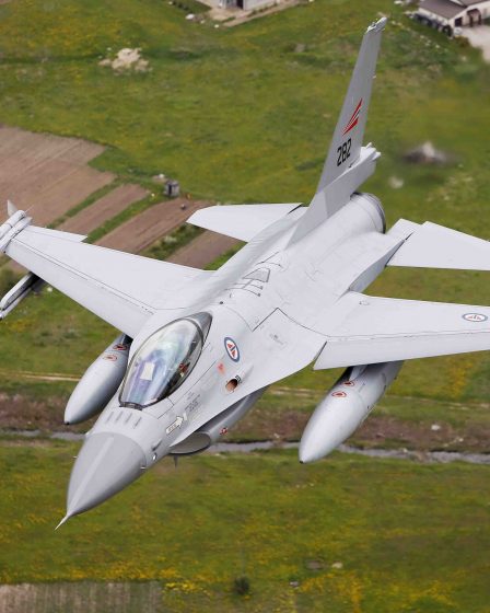Nouveau snafu impliquant des tracteurs pour l'armée de l'air 8 Nouveau snafu impliquant des tracteurs pour l'armée de l'air - 7