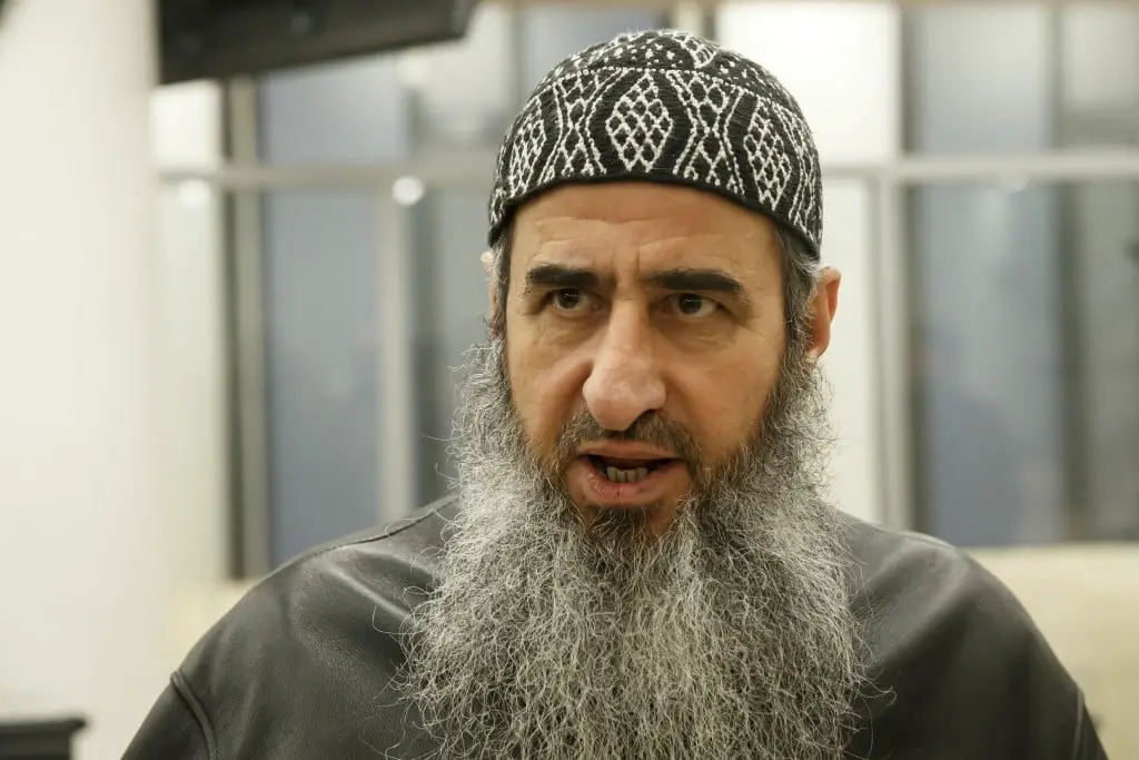 Mulla Krekar transféré en prison en Sardaigne 4 Mulla Krekar transféré en prison en Sardaigne - 3