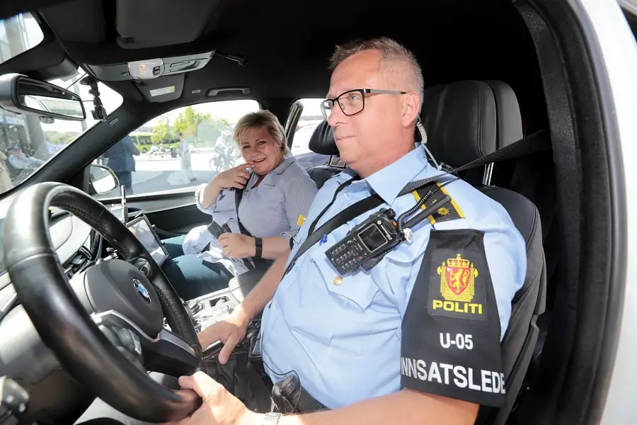 Solberg promet de l'argent pour les voitures de police 4 Solberg promet de l'argent pour les voitures de police - 3