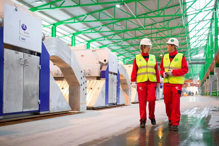 Hydro ouvre l'installation «la plus respectueuse du climat au monde» à Karmøy 4 Hydro ouvre l'installation «la plus respectueuse du climat au monde» à Karmøy - 3