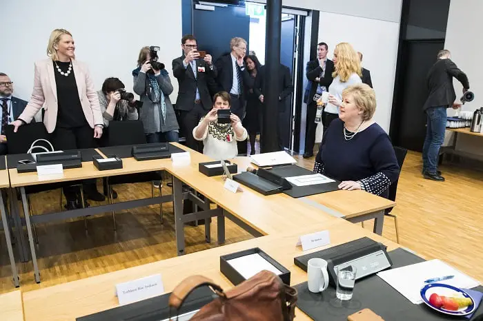 Le gouvernement veut moins de contractuels 4 Le gouvernement veut moins de contractuels - 3