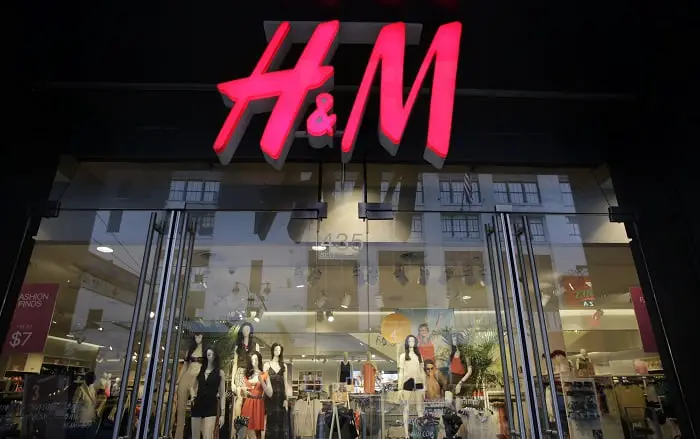 Hennes & Mauritz atteint un nouveau creux sur la liste de réputation 4 Hennes & Mauritz atteint un nouveau creux sur la liste de réputation - 3