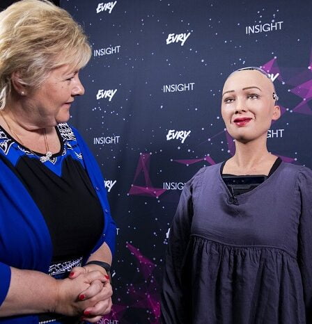 Solberg a rencontré Sophia, le robot 19 Solberg a rencontré Sophia, le robot - 18