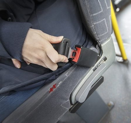 661 passagers de bus ont été inculpés pour avoir laissé tomber leur ceinture 27 661 passagers de bus ont été inculpés pour avoir laissé tomber leur ceinture - 26