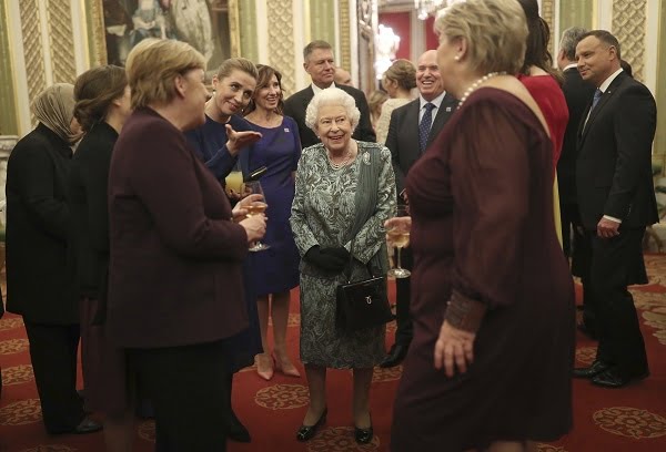 Agréable rencontre entre Solberg et la reine Elizabeth 4 Agréable rencontre entre Solberg et la reine Elizabeth - 3