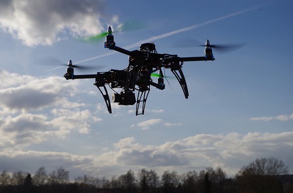Un échantillon de sang a été transporté par drone depuis l'hôpital de Forde 4 Un échantillon de sang a été transporté par drone depuis l'hôpital de Forde - 3