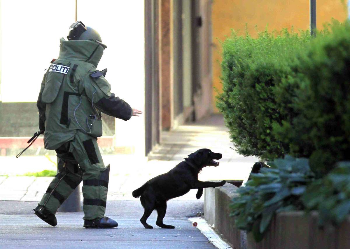 Enveloppes suspectes au commissariat de Drammen : la brigade antibombe est sur place 4 Enveloppes suspectes au commissariat de Drammen : la brigade antibombe est sur place - 3