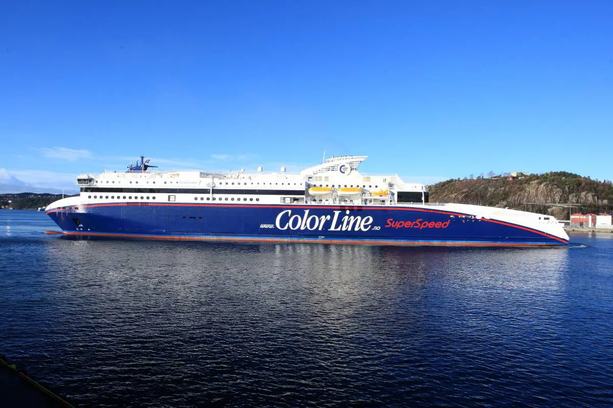 De nombreuses personnes modifient leurs réservations de billets en raison des nouveaux conseils de voyage des gouvernements danois et norvégien 4 De nombreuses personnes modifient leurs réservations de billets en raison des nouveaux conseils de voyage des gouvernements danois et norvégien - 3