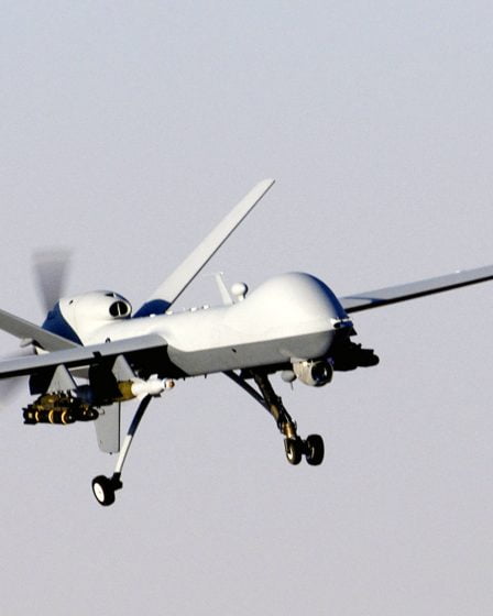 Des touristes arrêtés pour avoir piloté un drone dans une base navale - 16