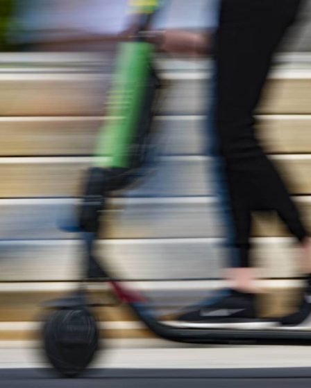 Un homme grièvement blessé dans un accident de scooter électrique à Oslo 2 Un homme grièvement blessé dans un accident de scooter électrique à Oslo - 1