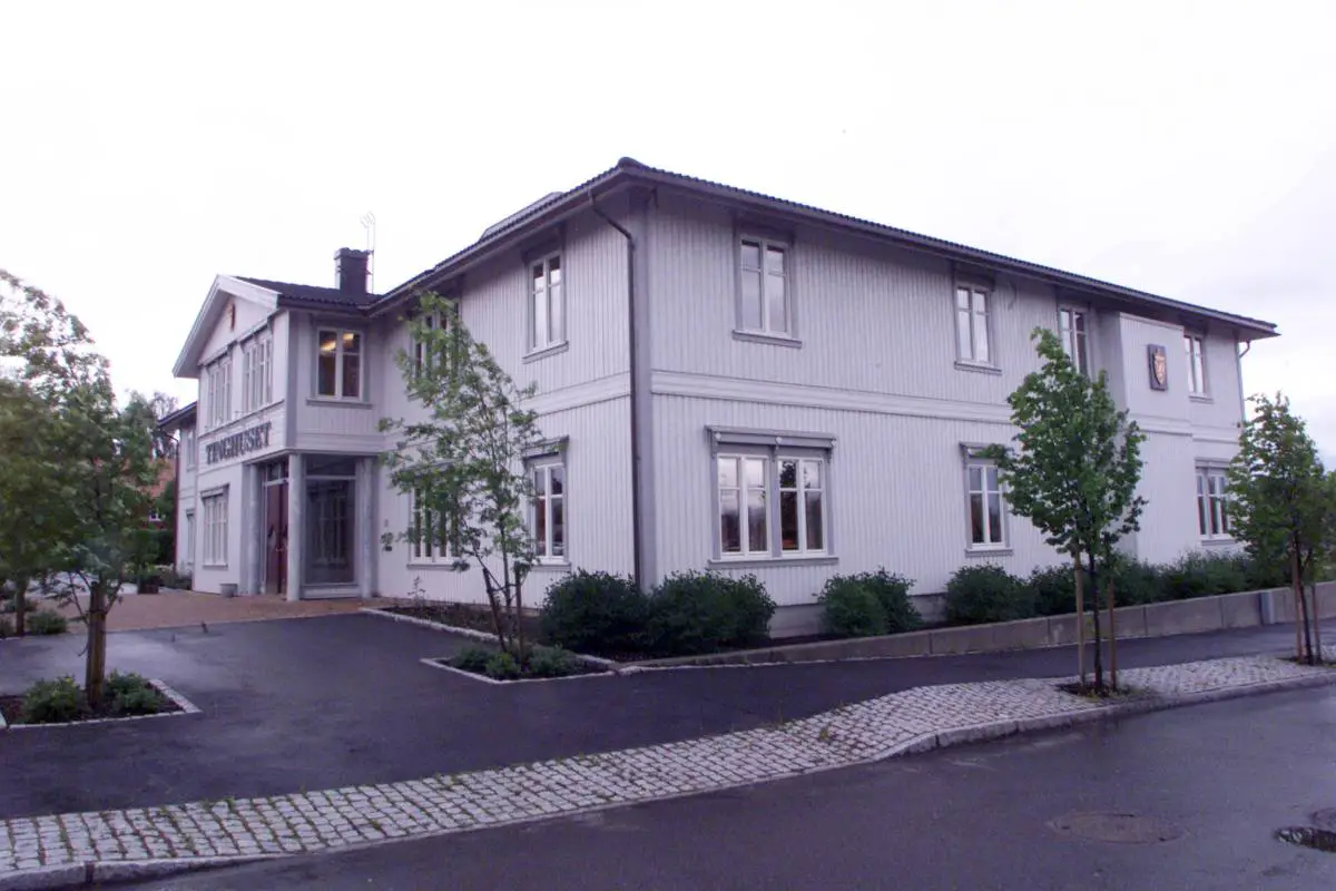 Un père et ses deux fils reconnus coupables dans une affaire de racisme à Elverum - 3