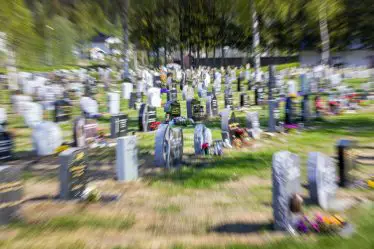 Cimetière de Kragerø visé par des vandales, 13 pierres tombales renversées - 18