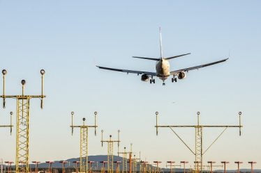 Greenpeace choqué par les voyages en avion du Parlement - 16