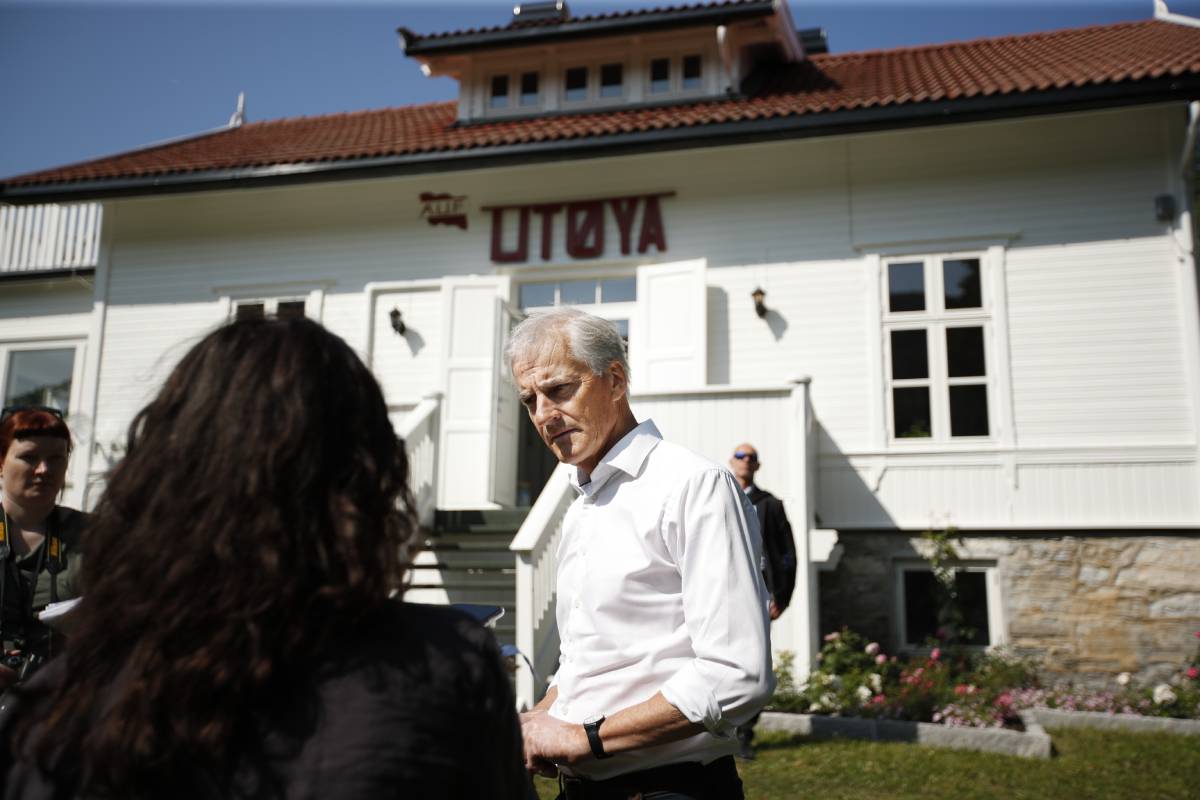 PHOTO : Jonas Gahr Støre sur Utøya : « Plus de familles politiques doivent s'exprimer clairement contre l'extrémisme » 4 PHOTO : Jonas Gahr Støre sur Utøya : « Plus de familles politiques doivent s'exprimer clairement contre l'extrémisme » - 3