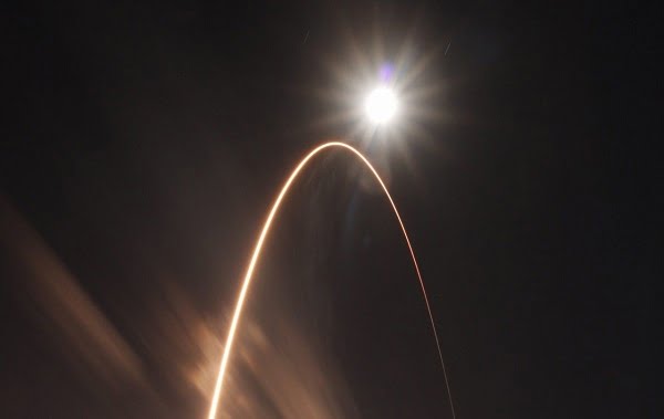 Lancement réussi d'une sonde spatiale pour explorer le soleil 4 Lancement réussi d'une sonde spatiale pour explorer le soleil - 3