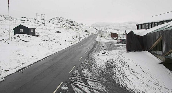Le chaos de la neige a créé des problèmes à plusieurs cols de montagne 6 Le chaos de la neige a créé des problèmes à plusieurs cols de montagne - 5