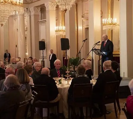 Le couple royal a honoré les âmes enflammées d'un thé au Château 8 Le couple royal a honoré les âmes enflammées d'un thé au Château - 7