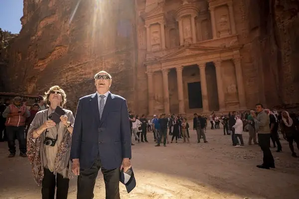 Le couple royal et plusieurs membres du gouvernement mis en quarantaine 4 Le couple royal et plusieurs membres du gouvernement mis en quarantaine - 3