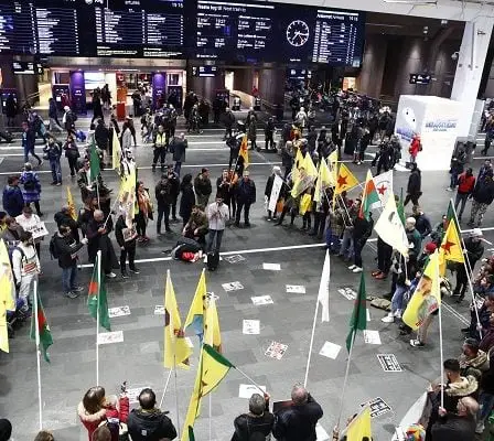 Les Kurdes ont manifesté à la gare centrale d'Oslo - 7