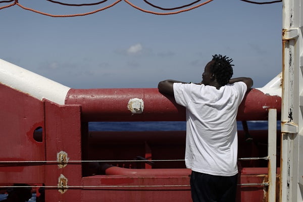 Les migrants sur Ocean Viking sont autorisés à atterrir en Italie 6 Les migrants sur Ocean Viking sont autorisés à atterrir en Italie - 5