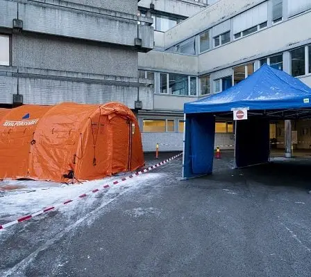 Les services d'urgence ont ouvert un test corona "drive thru" à Oslo 20 Les services d'urgence ont ouvert un test corona "drive thru" à Oslo - 19