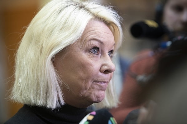 Neuf sur dix restent loin de leur famille et de leurs amis 4 Neuf sur dix restent loin de leur famille et de leurs amis - 3