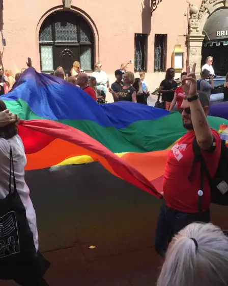 Des militants homosexuels disent que les "néo-nazis" les surveillent 8 Des militants homosexuels disent que les "néo-nazis" les surveillent - 7